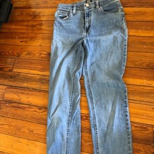 BDG High Waisted Mom Jeans (28)